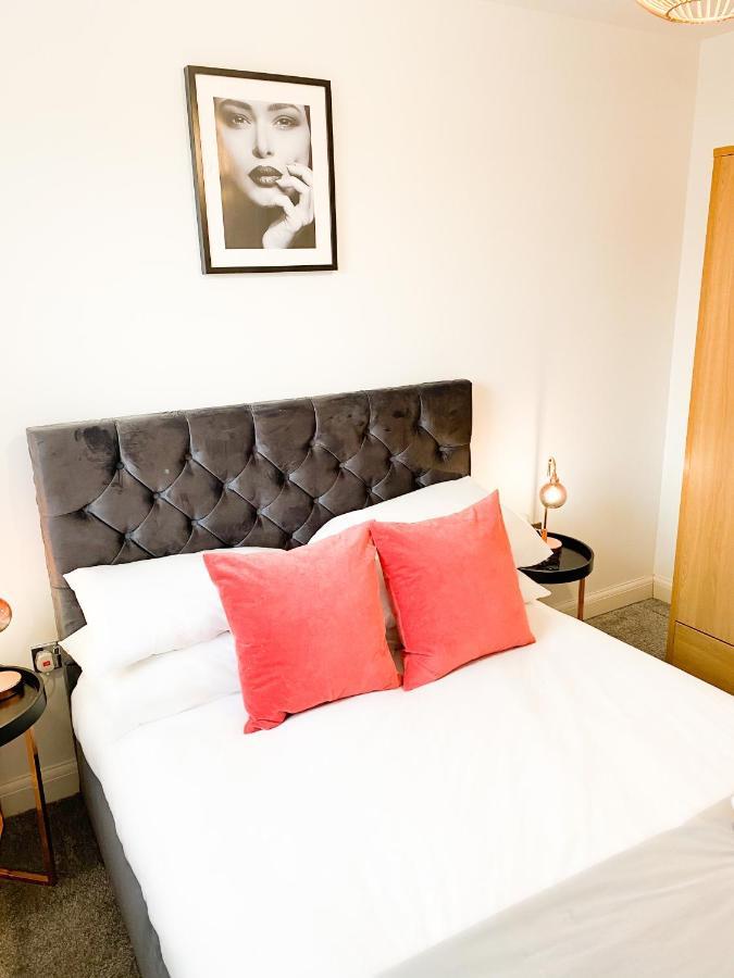 ברמינגהאם Tudors Esuites 3 Bed House Garden & Netflix מראה חיצוני תמונה
